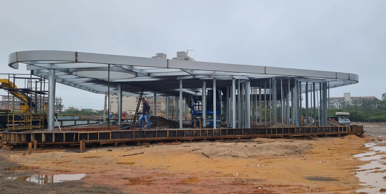 Estrutura do Stand da GT ABC em fase de execução